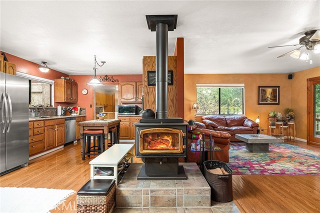 Detail Gallery Image 16 of 68 For 18774 Challenge Cut off Rd, Forbestown,  CA 95941 - 5 Beds | 3 Baths