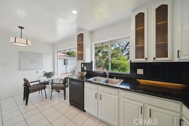 Detail Gallery Image 7 of 34 For 1406 Cedarwood, San Mateo,  CA 94403 - 4 Beds | 2/1 Baths