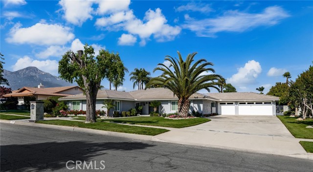 1738 N Ukiah Way, Upland CA: https://media.crmls.org/medias/fb165684-184f-4a25-bc27-8cd790fe1132.jpg