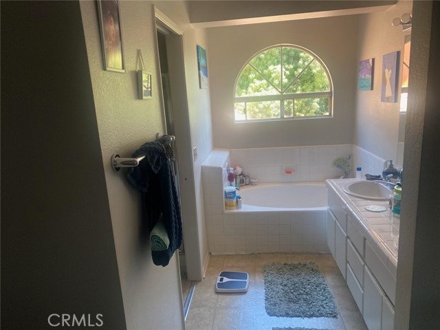 1860 Coolidge Street, Corona CA: https://media.crmls.org/medias/fb16b4c0-d65e-496d-b5a4-dbada9e2db9f.jpg