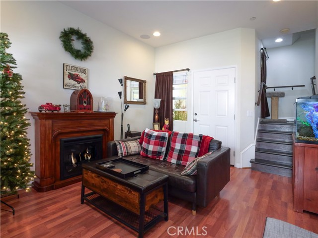 Detail Gallery Image 3 of 23 For 1323 Post Ave #K,  Torrance,  CA 90501 - 2 Beds | 1/1 Baths