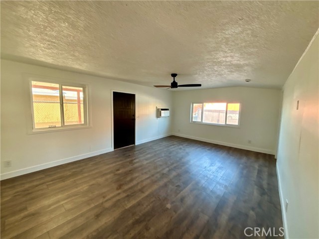 Detail Gallery Image 3 of 8 For 84053 Manila Ave #1,  Indio,  CA 92201 - 3 Beds | 1 Baths