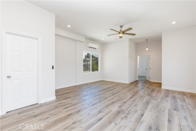 Image 7 of 26 For 3444 Whistler Avenue