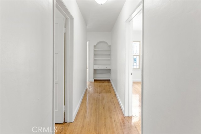 1119 S S Crescent Heights Boulevard, Los Angeles CA: https://media.crmls.org/medias/fb18735a-746f-4505-8601-9a4549d0e2ec.jpg