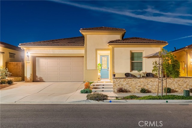 Detail Gallery Image 2 of 69 For 24159 Evesong, Corona,  CA 92883 - 3 Beds | 2 Baths