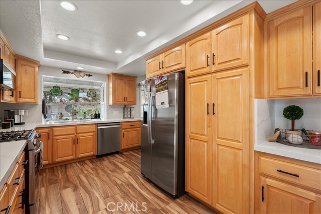 Detail Gallery Image 9 of 32 For 1330 Del Rio Way, Ontario,  CA 91764 - 3 Beds | 2 Baths