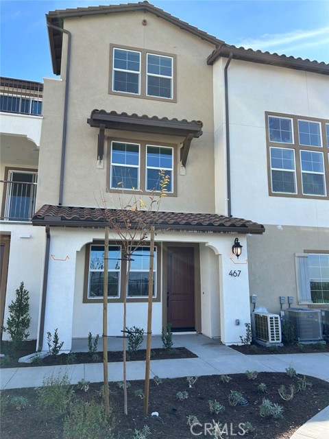 Detail Gallery Image 1 of 19 For 467 Besalu, Mission Viejo,  CA 92692 - 1 Beds | 2 Baths