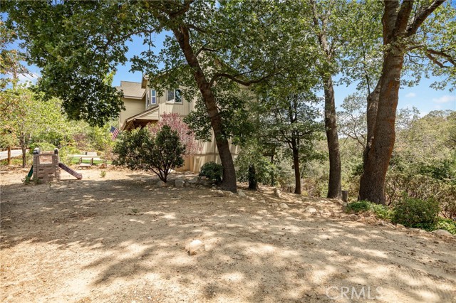 Detail Gallery Image 16 of 38 For 1509 Krause Ln, Lake Arrowhead,  CA 92352 - 3 Beds | 2/1 Baths