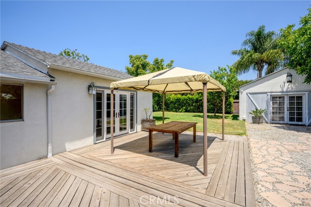 13617 Bassett Street, Valley Glen CA: https://media.crmls.org/medias/fb1be7b1-aaca-447d-8ba4-4c7a657d622c.jpg