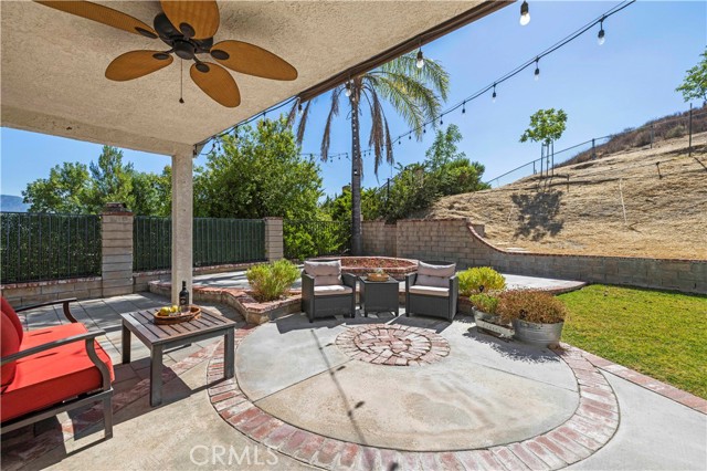28631 Winterdale Drive, Canyon Country CA: https://media.crmls.org/medias/fb1c1a09-01cf-4cc8-8ff6-48cb127144a5.jpg