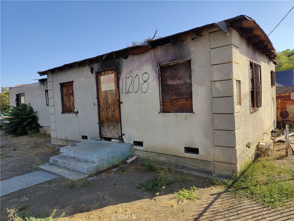 11208 Mona Boulevard, Los Angeles, CA 90059