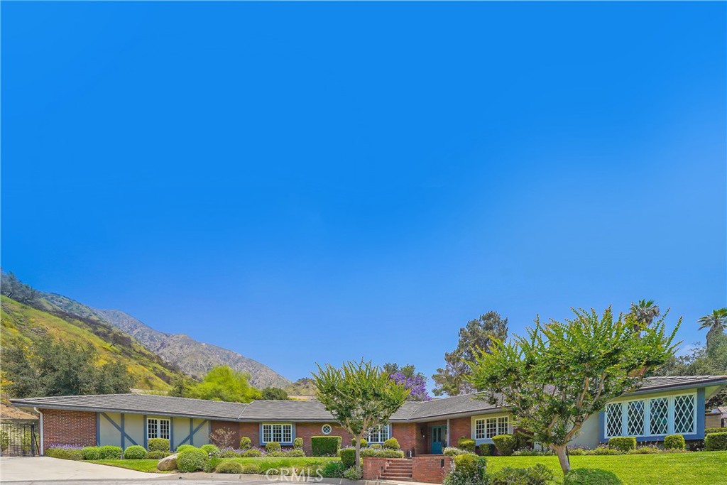2082 Kaia Lane