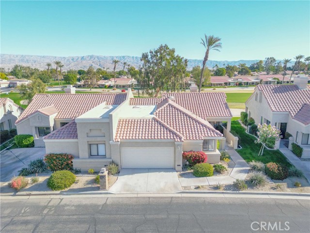 41981 Preston Trail, Palm Desert CA: https://media.crmls.org/medias/fb1dc208-4092-4090-9a22-5fac6a5ea47f.jpg