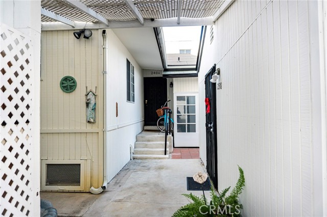 Detail Gallery Image 8 of 9 For 240 Linden Ave #F,  Long Beach,  CA 90802 - 1 Beds | 1 Baths