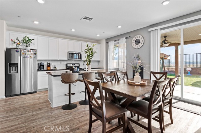 Detail Gallery Image 8 of 33 For 29109 Soraya, Lake Elsinore,  CA 92530 - 4 Beds | 3 Baths