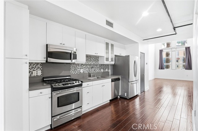 Detail Gallery Image 15 of 29 For 911 E Santa Ana, Santa Ana,  CA 92701 - 1 Beds | 2/1 Baths