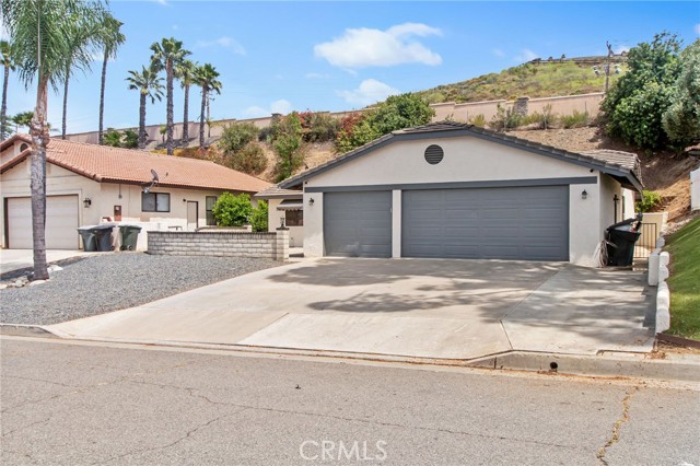 Detail Gallery Image 6 of 51 For 30698 Emperor Dr, Canyon Lake,  CA 92587 - 3 Beds | 2 Baths