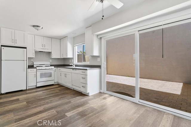 Detail Gallery Image 4 of 19 For 33542 Blue Lantern St #B,  Dana Point,  CA 92629 - 2 Beds | 1 Baths