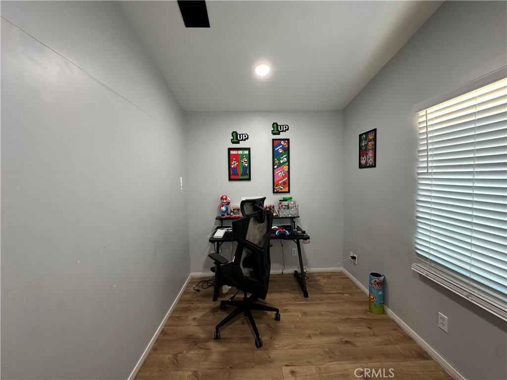 https://media.crmls.org/medias/fb1f1d79-cdcf-48f3-8a22-0a6e56672dc3.jpg?preset=X-Large