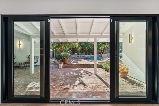 Detail Gallery Image 28 of 44 For 4943 Palomar Dr, Tarzana,  CA 91356 - 4 Beds | 3/1 Baths