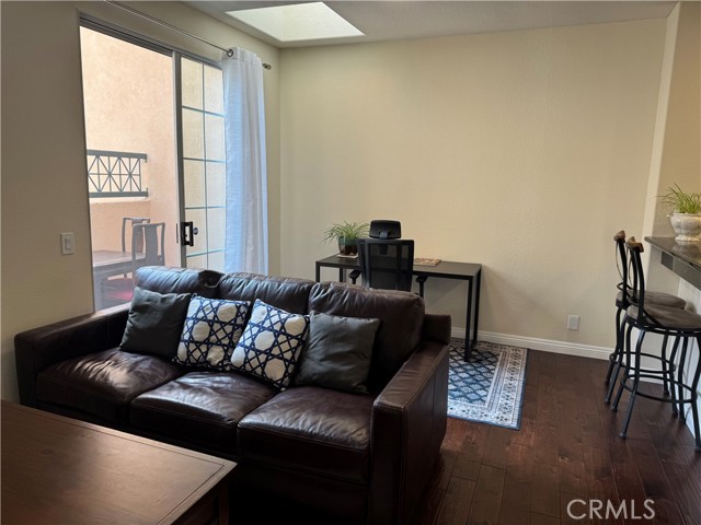 5 Arese Aisle, Irvine CA: https://media.crmls.org/medias/fb200bad-299e-4b2f-856c-25f4f086d8d2.jpg