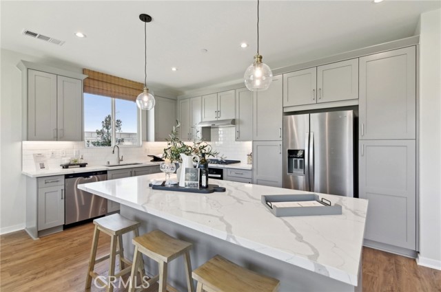 Detail Gallery Image 10 of 31 For 41833 Grenache Ln, Palmdale,  CA 93551 - 5 Beds | 4 Baths