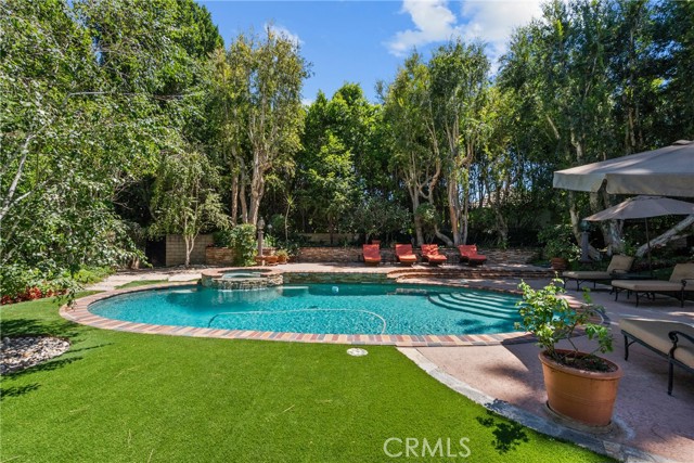 19222 Mayall Street, Northridge CA: https://media.crmls.org/medias/fb20267f-7dfa-42df-813f-8cb6e0687ea0.jpg