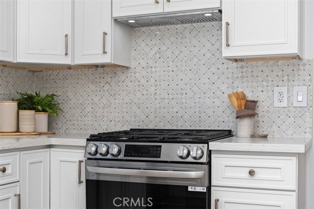 32 Comiso, Irvine CA: https://media.crmls.org/medias/fb2029f6-8638-4206-aeb1-8a346d3d317d.jpg