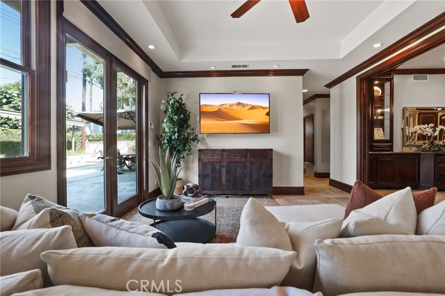 3311 Rossmoor Way, Rossmoor CA: https://media.crmls.org/medias/fb20bebd-cc83-46e8-99ac-ba2992f0cd55.jpg
