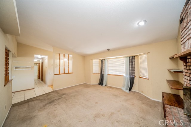 12770 5th Avenue, Victorville CA: https://media.crmls.org/medias/fb21169c-ac51-43ab-9bb1-649f6da9dd8d.jpg