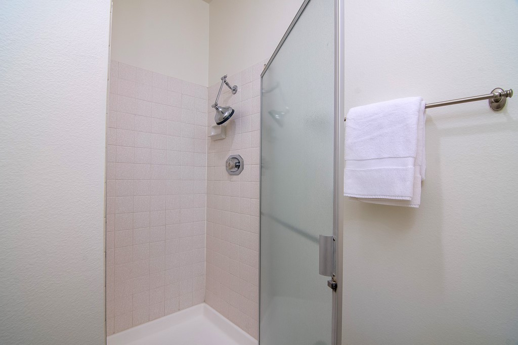 Detail Gallery Image 28 of 38 For 7951 via Latina, Burbank,  CA 91504 - 2 Beds | 2/1 Baths