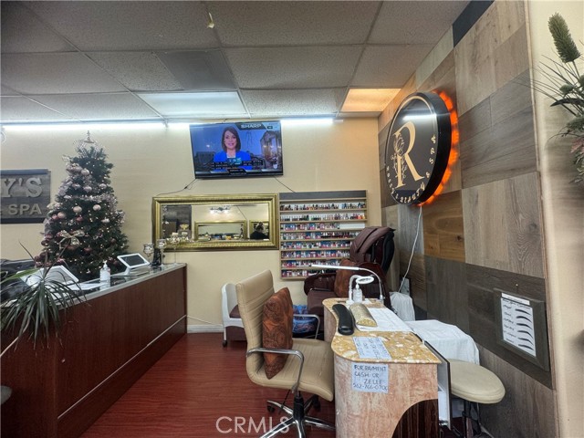 12115 Carson St, Hawaiian Gardens CA: https://media.crmls.org/medias/fb23c4a4-6c8f-4d3d-88ca-64ad7ed180e1.jpg