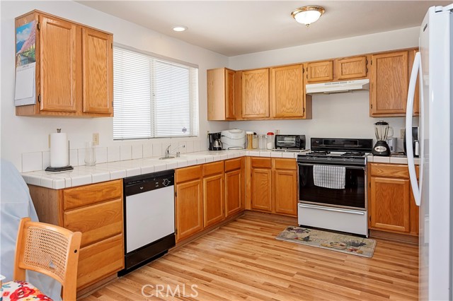44250 62nd W Street, Lancaster CA: https://media.crmls.org/medias/fb23e582-b118-4380-bc03-368662234f61.jpg