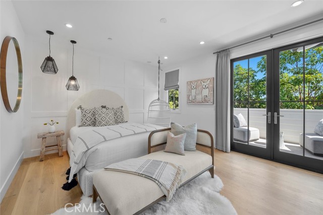 Detail Gallery Image 54 of 75 For 676 18th St, Manhattan Beach,  CA 90266 - 6 Beds | 6/2 Baths