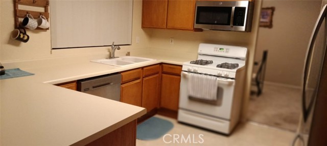 Detail Gallery Image 4 of 5 For 447 Westminister Dr, San Jacinto,  CA 92583 - 3 Beds | 2/1 Baths
