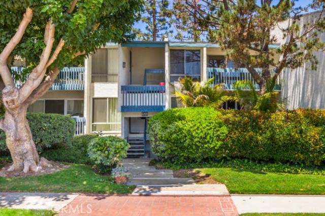649 Prospect Avenue, Redondo Beach, California 90277, 2 Bedrooms Bedrooms, ,2 BathroomsBathrooms,Residential,Sold,Prospect,SB14132096