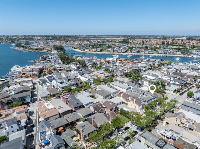 Detail Gallery Image 43 of 47 For 127 Pearl, Newport Beach,  CA 92662 - 3 Beds | 2/1 Baths