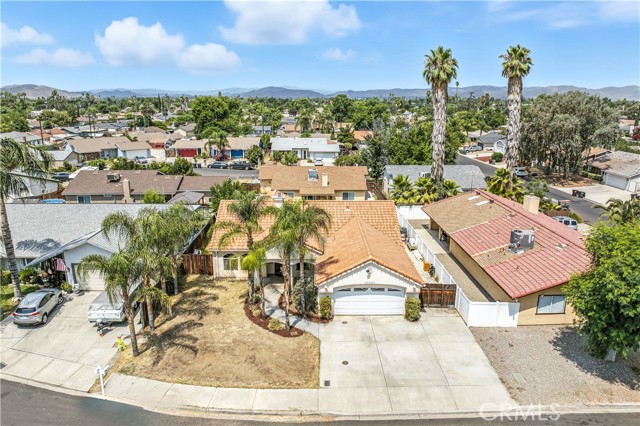 26583 June Way, Hemet CA: https://media.crmls.org/medias/fb269164-f8d1-4a3a-b0fb-517173e0598f.jpg