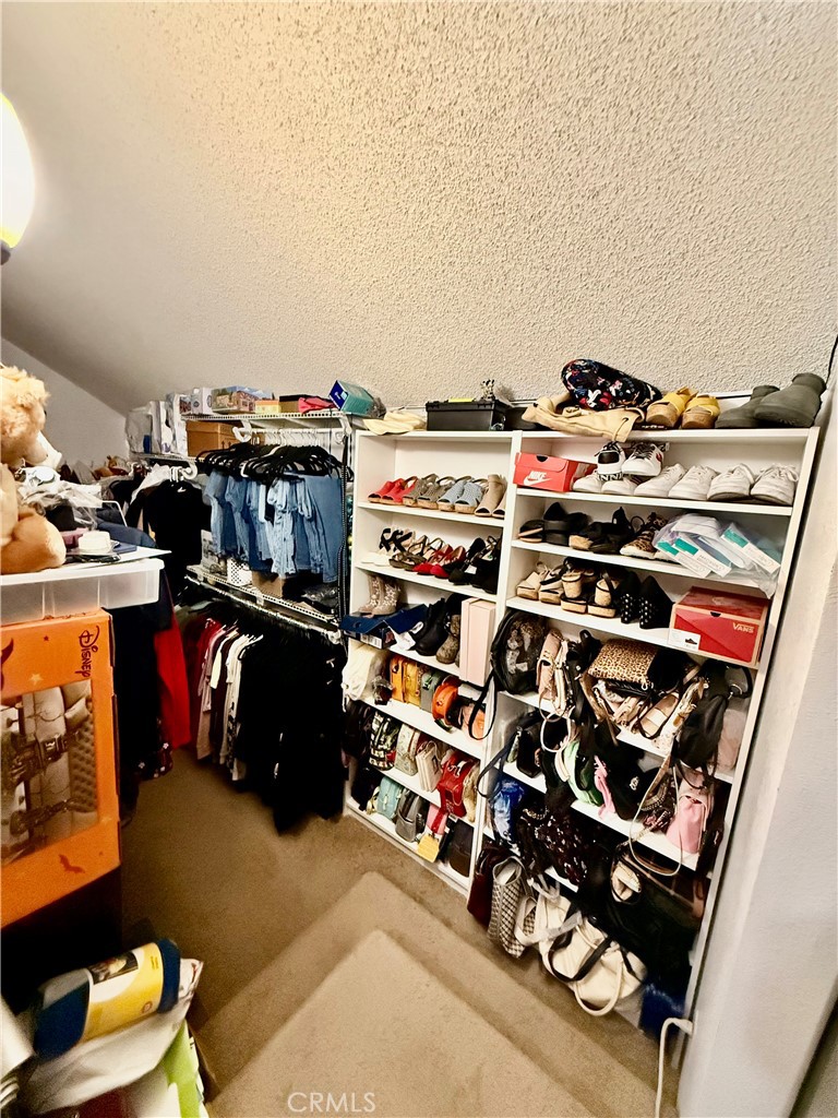 https://media.crmls.org/medias/fb2694b5-4353-49d8-bd24-c191ea05f7f8.jpg?preset=X-Large