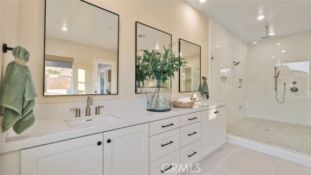 Image 16 of 37 For 21407 Zaca Court