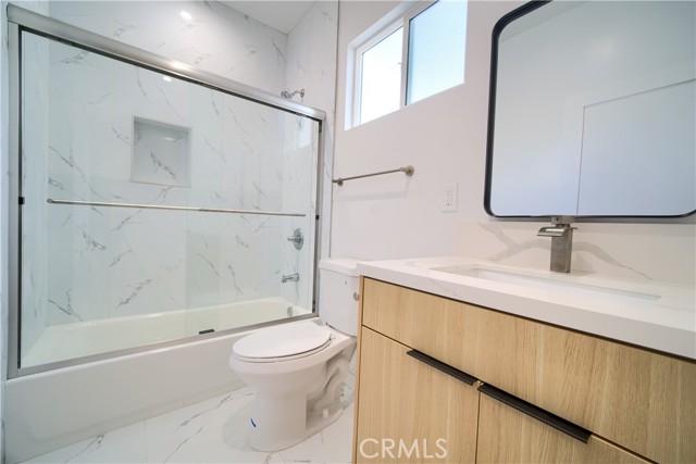 Detail Gallery Image 14 of 18 For 259 S Avenue 54 #1/2,  Los Angeles,  CA 90042 - 4 Beds | 4 Baths