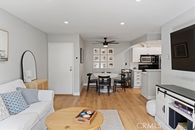 Detail Gallery Image 7 of 42 For 8163 Redlands #2,  Playa Del Rey,  CA 90293 - 1 Beds | 1 Baths