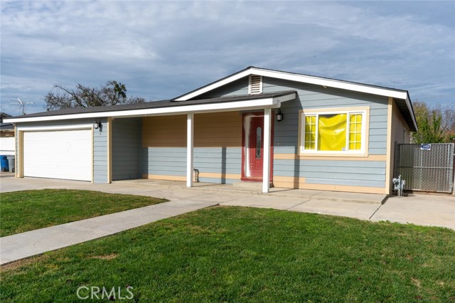 Detail Gallery Image 4 of 38 For 1821 W 8th St, Merced,  CA 95341 - 3 Beds | 2 Baths