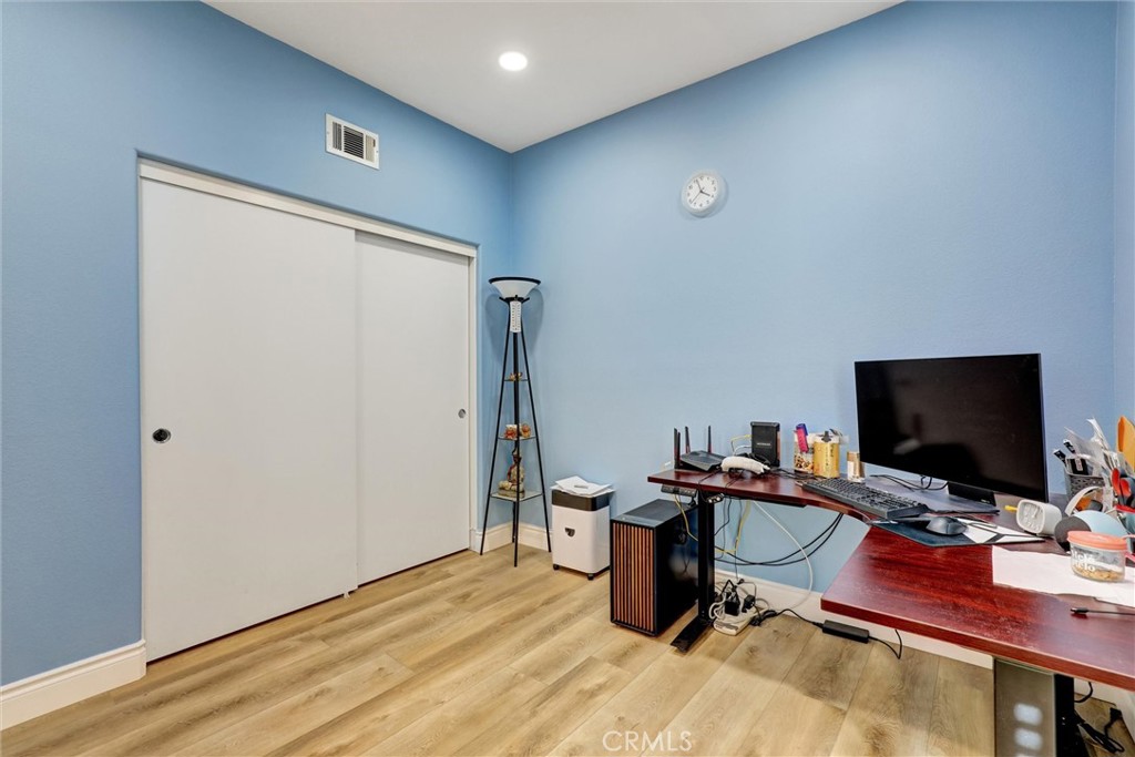 MLS #OC25258718 image #8