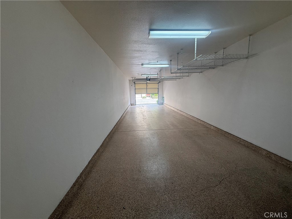 https://media.crmls.org/medias/fb2a1983-72d2-49ee-ba7e-6352f481657d.jpg?preset=X-Large