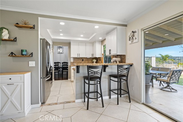 Detail Gallery Image 7 of 38 For 27606 Moonlight Pl, Castaic,  CA 91384 - 3 Beds | 2/1 Baths