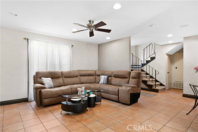 21101 Rosedell Drive, Saugus CA: https://media.crmls.org/medias/fb2a463a-4675-4766-aec4-b8204e3f9482.jpg