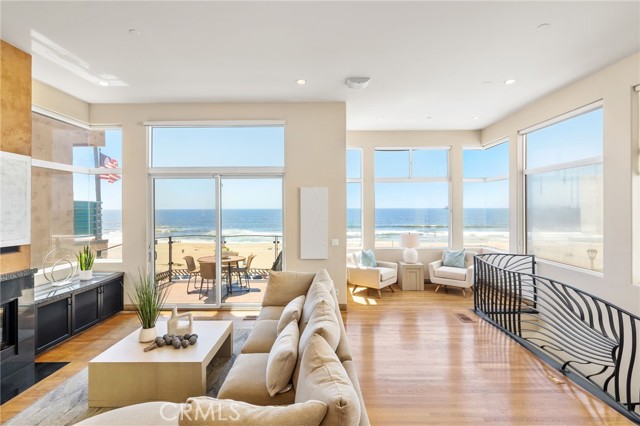Detail Gallery Image 2 of 38 For 4308 the Strand, Manhattan Beach,  CA 90266 - 5 Beds | 4/1 Baths