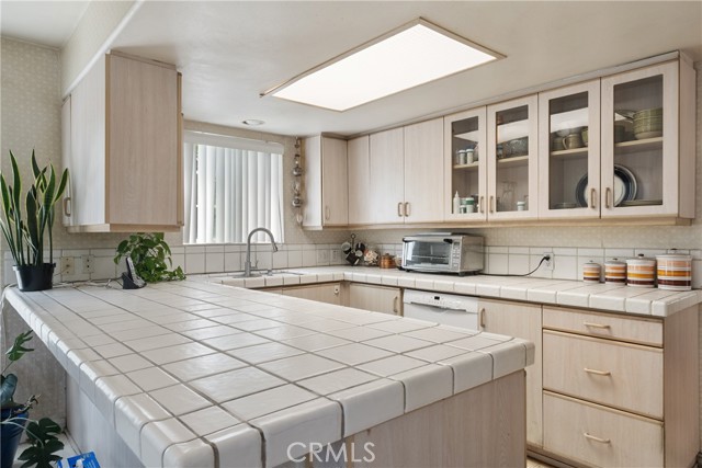 243 S San Dimas Canyon Road, San Dimas CA: https://media.crmls.org/medias/fb2abaa8-8453-4804-b2af-5e2f08bf9737.jpg