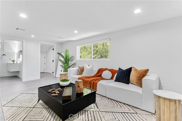 Detail Gallery Image 37 of 46 For 1626 Winona Bld, Los Angeles,  CA 90027 - 5 Beds | 5 Baths